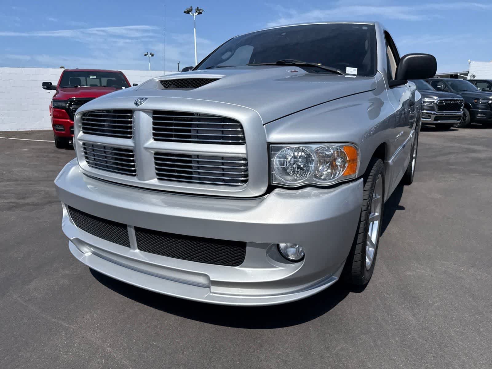 Used 2004 Dodge Ram 1500 Truck 2WD Regular Cab image 2