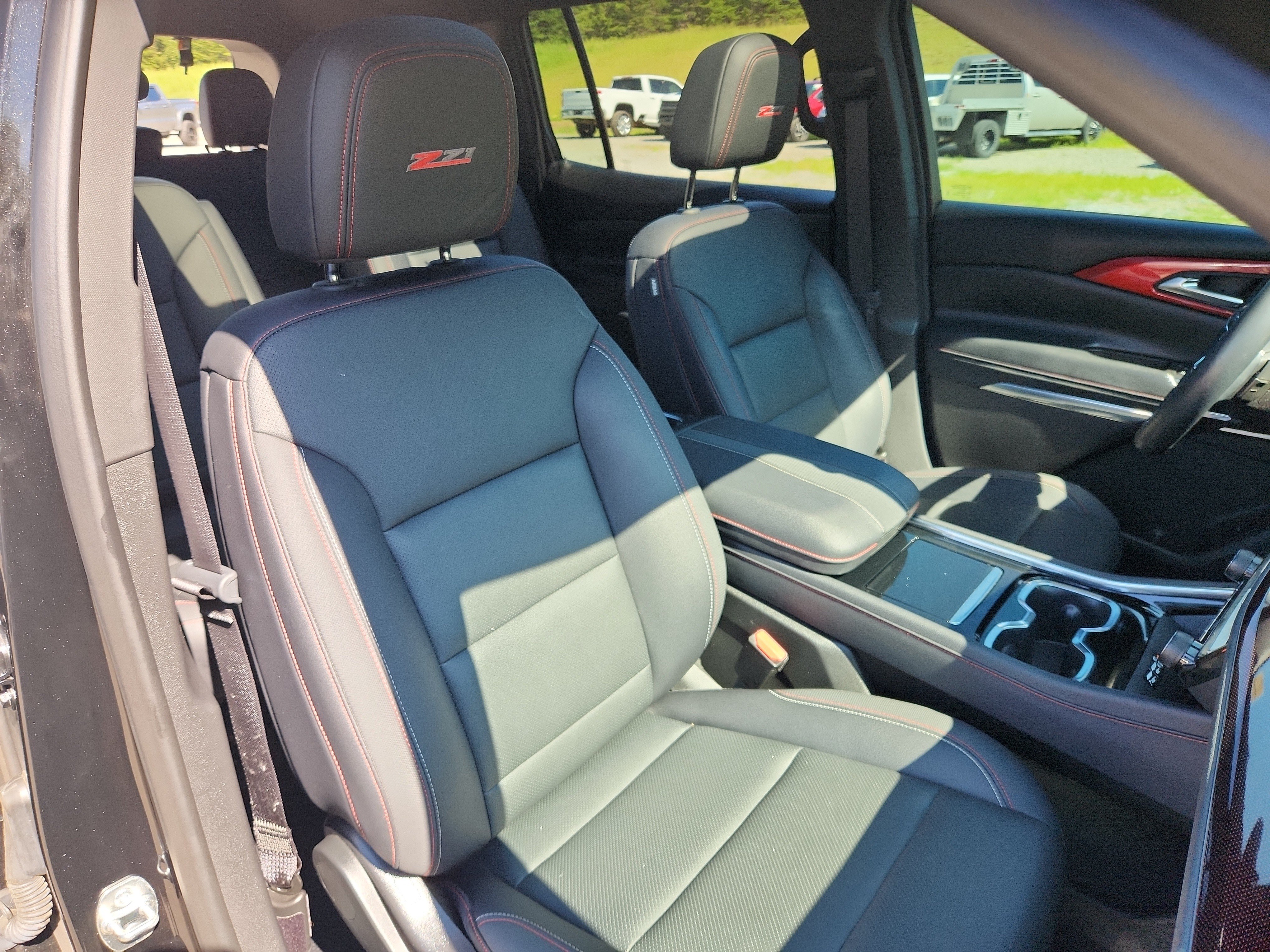 Used 2025 Chevrolet Traverse Z71 w/ Driver Confidence Package AWD/4WD image 48