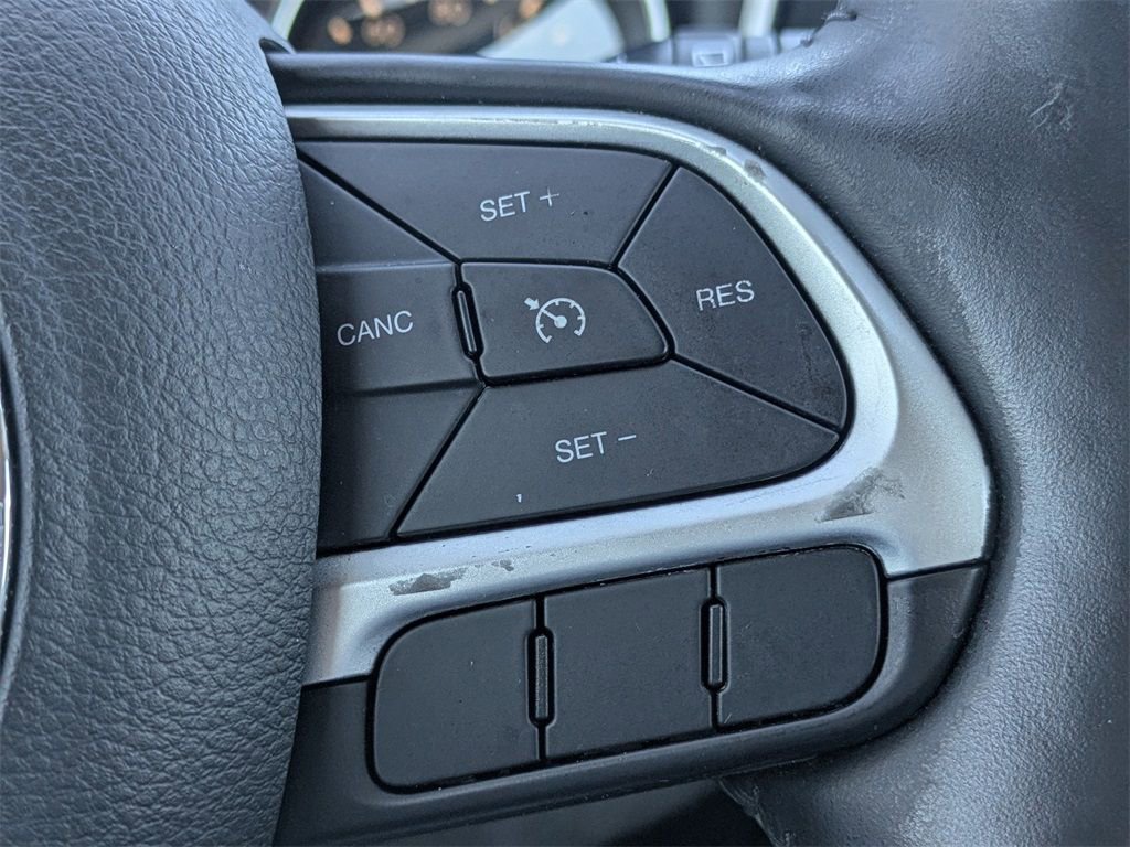 Used 2019 Jeep Compass Latitude FWD image 26