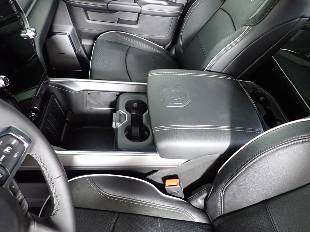 New 2026 RAM 2500 Laramie AWD/4WD image 34