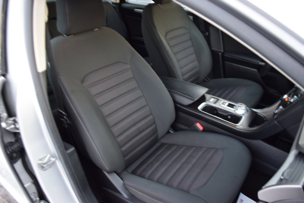 Used 2017 Ford Fusion SE image 20