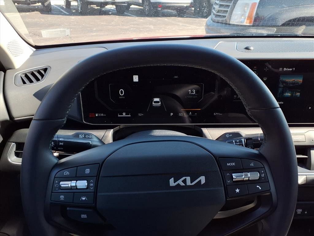 Used 2025 Kia K4 EX image 13