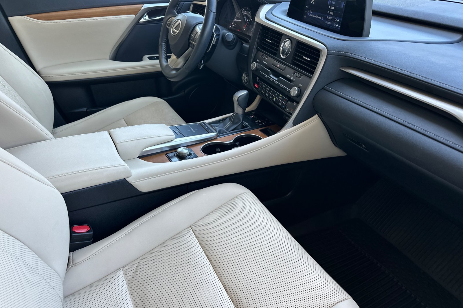 Used 2022 Lexus RX 350 AWD w/ Premium Package image 16