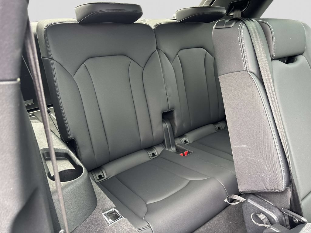 Used 2025 Audi Q7 3.0T Premium Plus AWD/4WD image 18