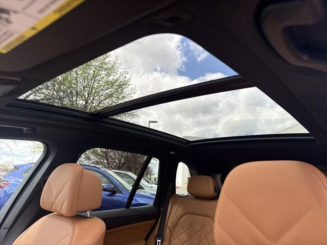 Certified 2024 BMW X5 xDrive50e w/ Premium Package image 9