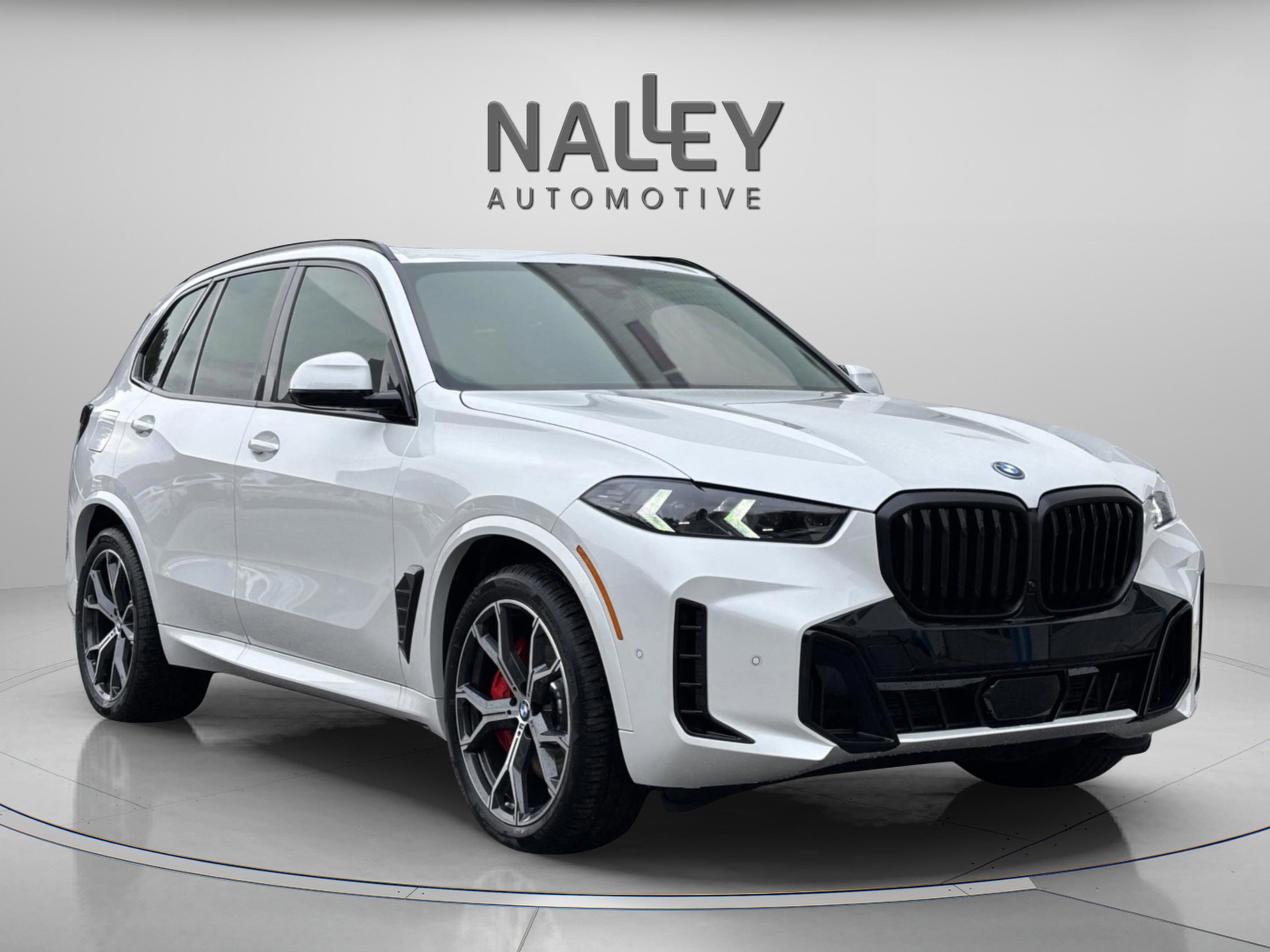 Used 2026 BMW X5 xDrive50e w/ M Sport Package image 6