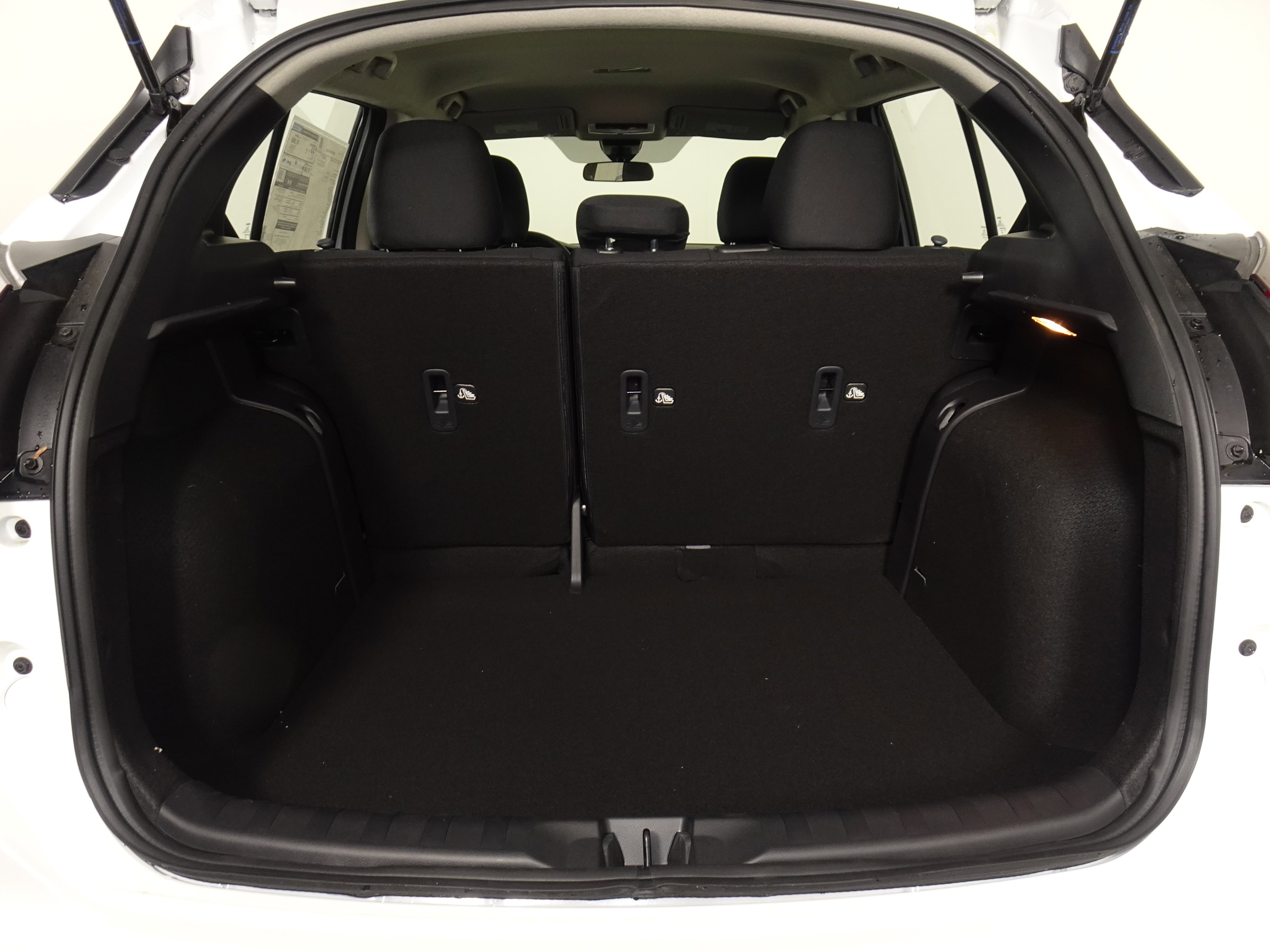 New 2025 Nissan Kicks Play S image 11