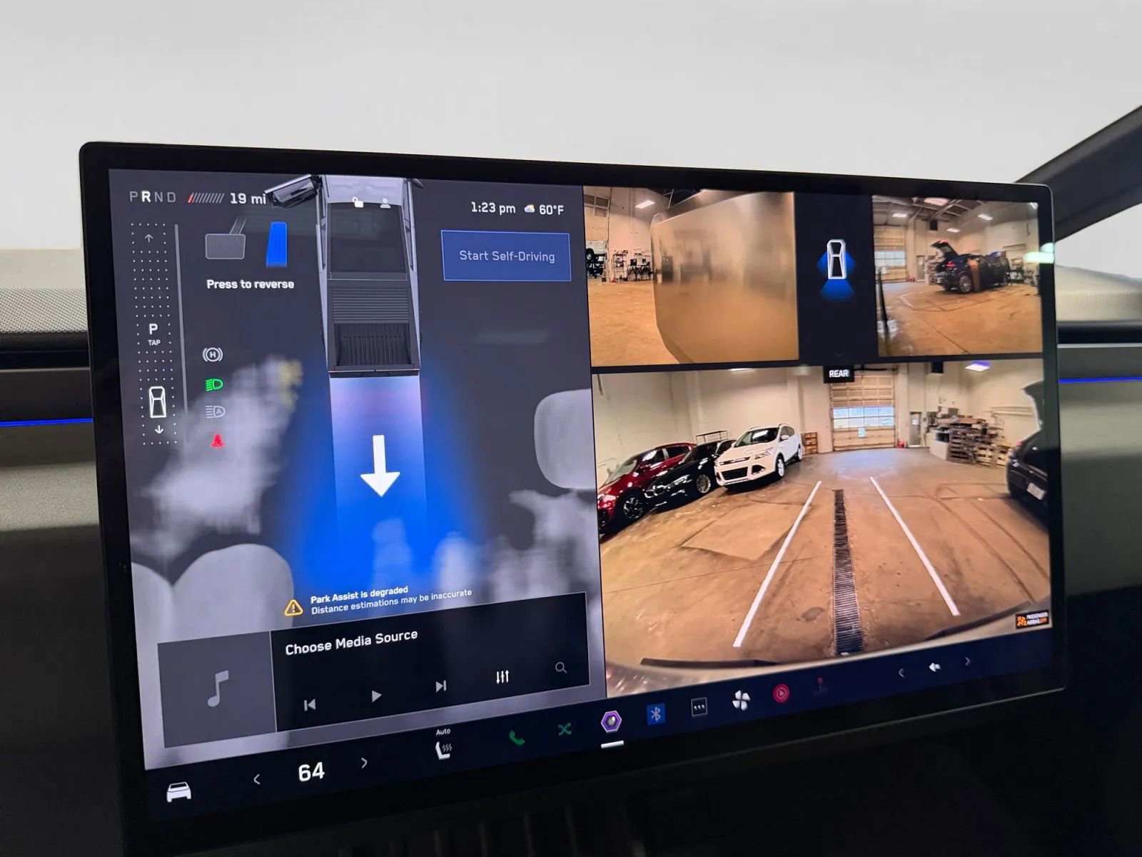 Used 2025 Tesla Cybertruck AWD Crew Cab image 27