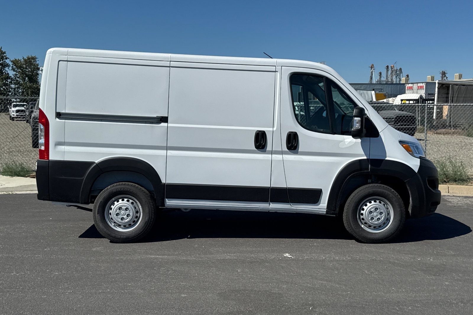New 2026 RAM ProMaster 1500 w/ Convenience Group FWD image 2