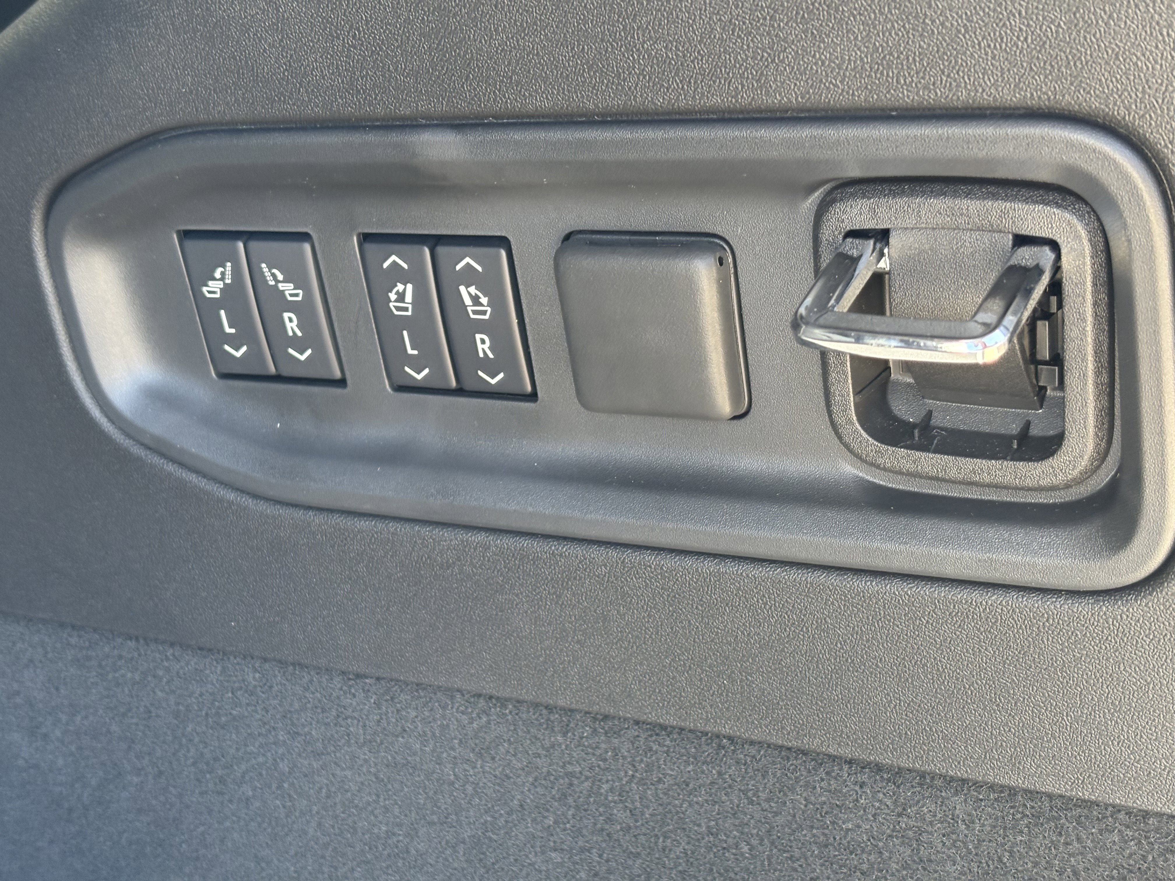 New 2026 Cadillac Vistiq Platinum image 10