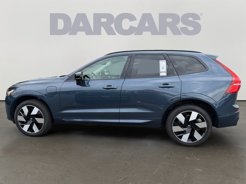 Certified 2024 Volvo XC60 T8 Plus w/ Climate Package AWD/4WD image 4