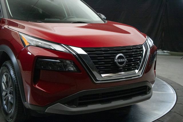 Used 2023 Nissan Rogue S image 3