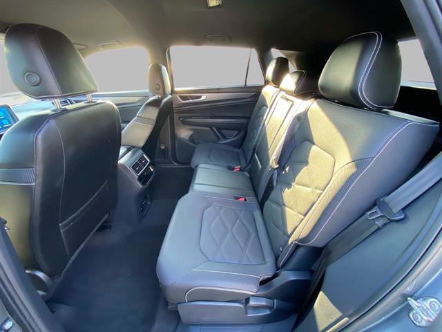 Used 2024 Volkswagen Atlas Cross Sport SE image 15