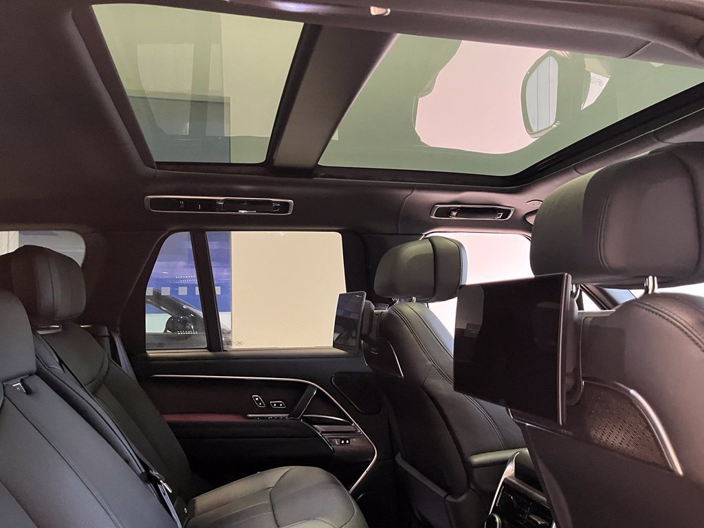 Used 2024 Land Rover Range Rover Autobiography AWD/4WD image 24