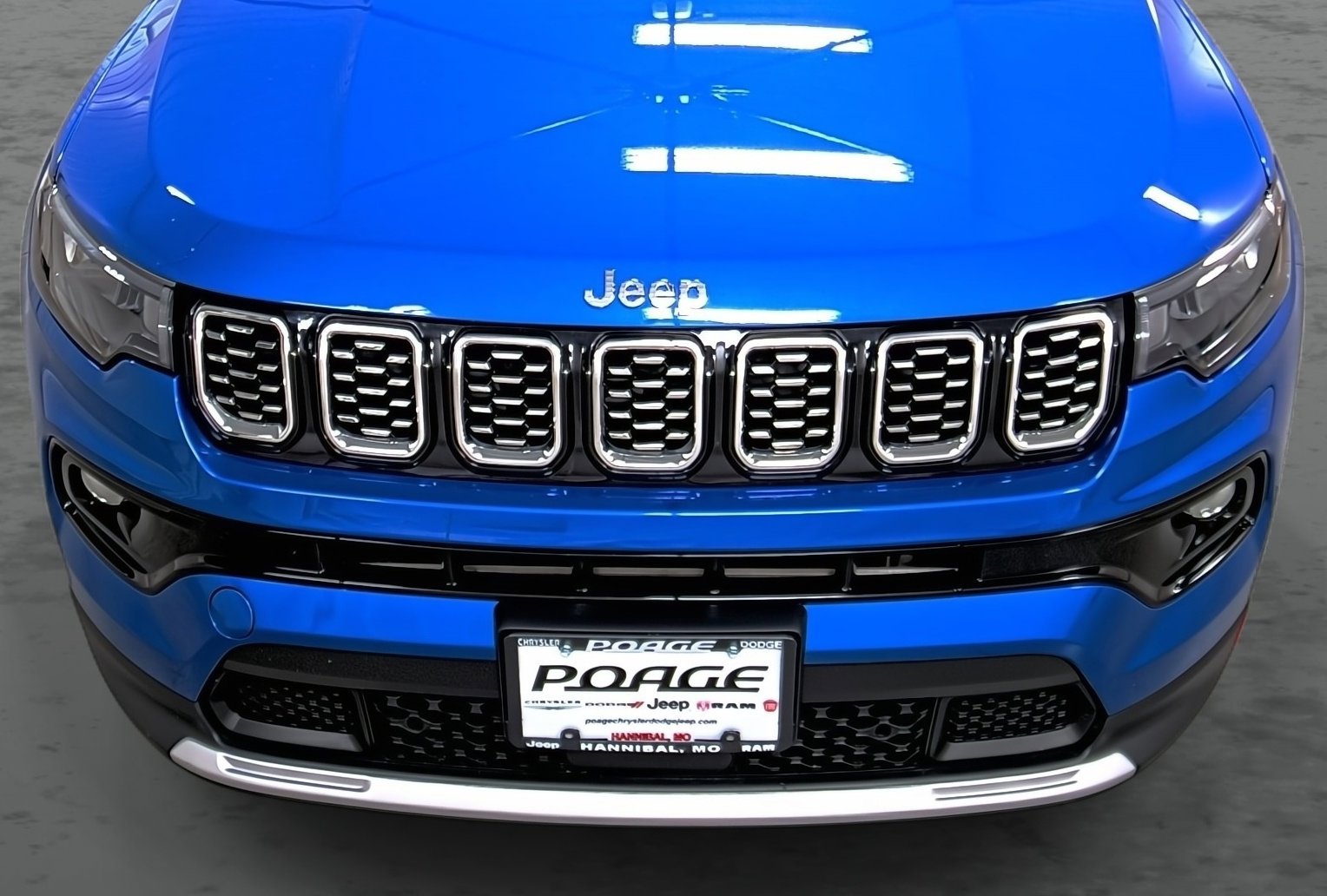 Used 2024 Jeep Compass Limited image 16