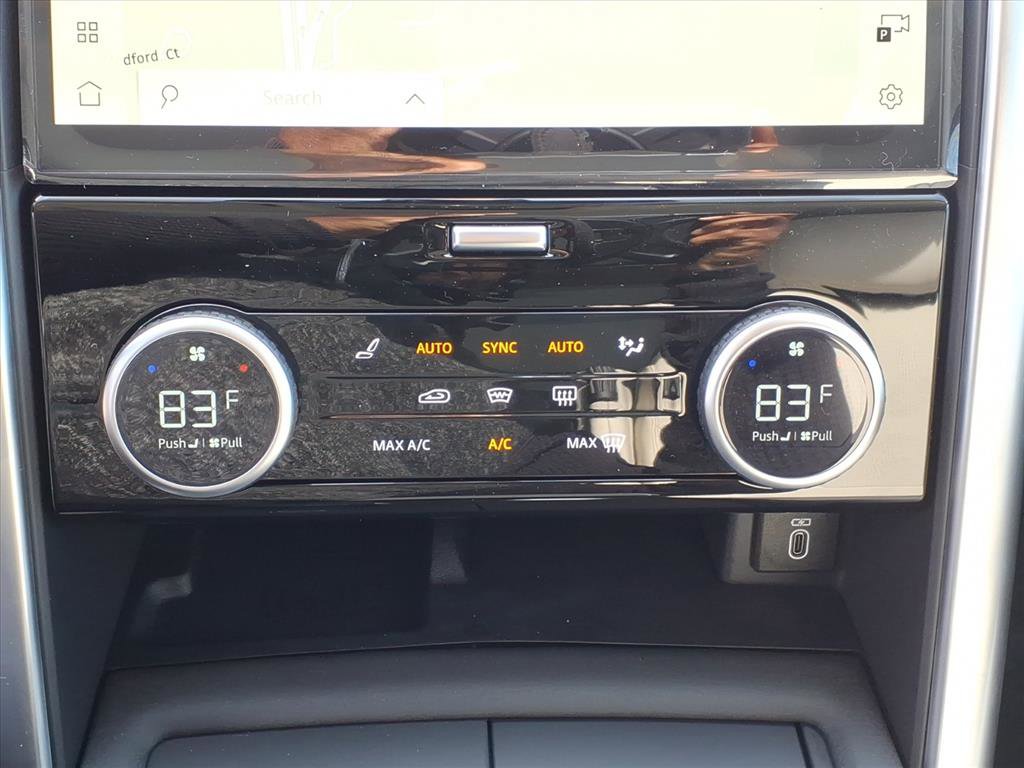 New 2026 Land Rover Discovery Limited Edition AWD/4WD image 13