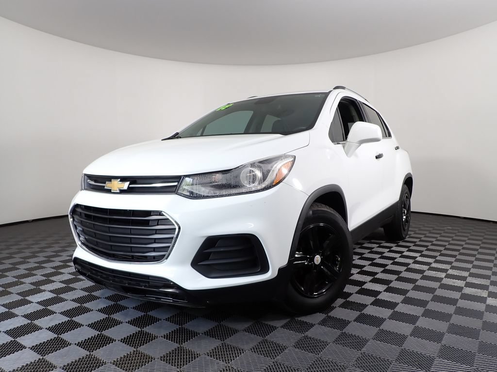 Used 2018 Chevrolet Trax LT w/ LT Convenience Package FWD image 2