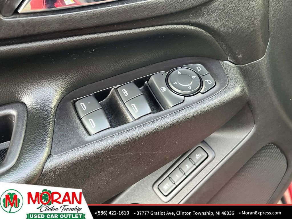 Used 2019 Chevrolet Equinox Premier image 16