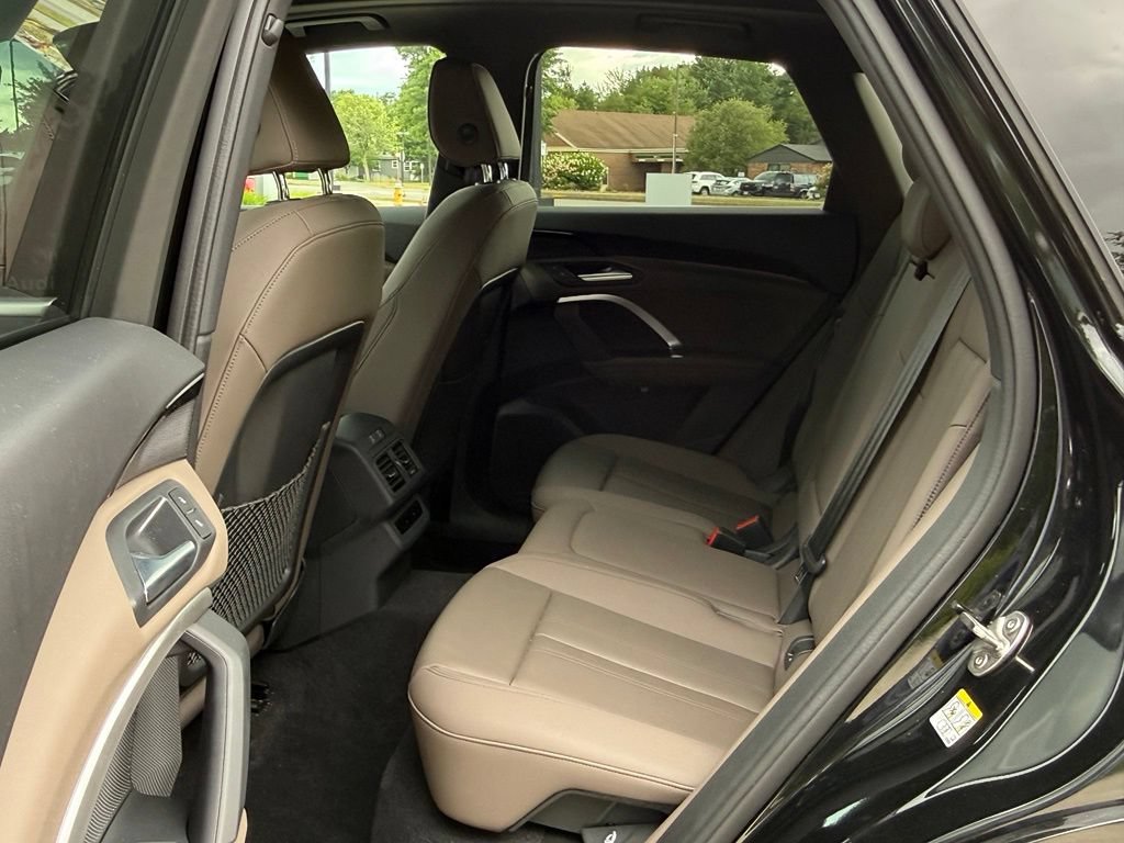 Used 2025 Audi Q5 Premium w/ Convenience Package AWD/4WD image 19