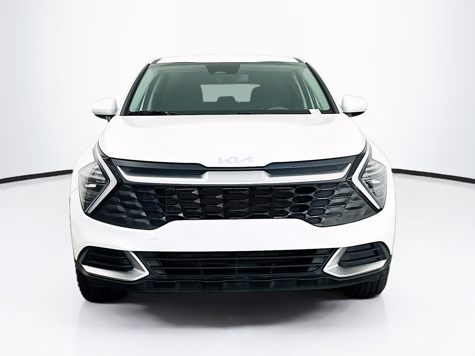 Used 2025 Kia Sportage LX image 2