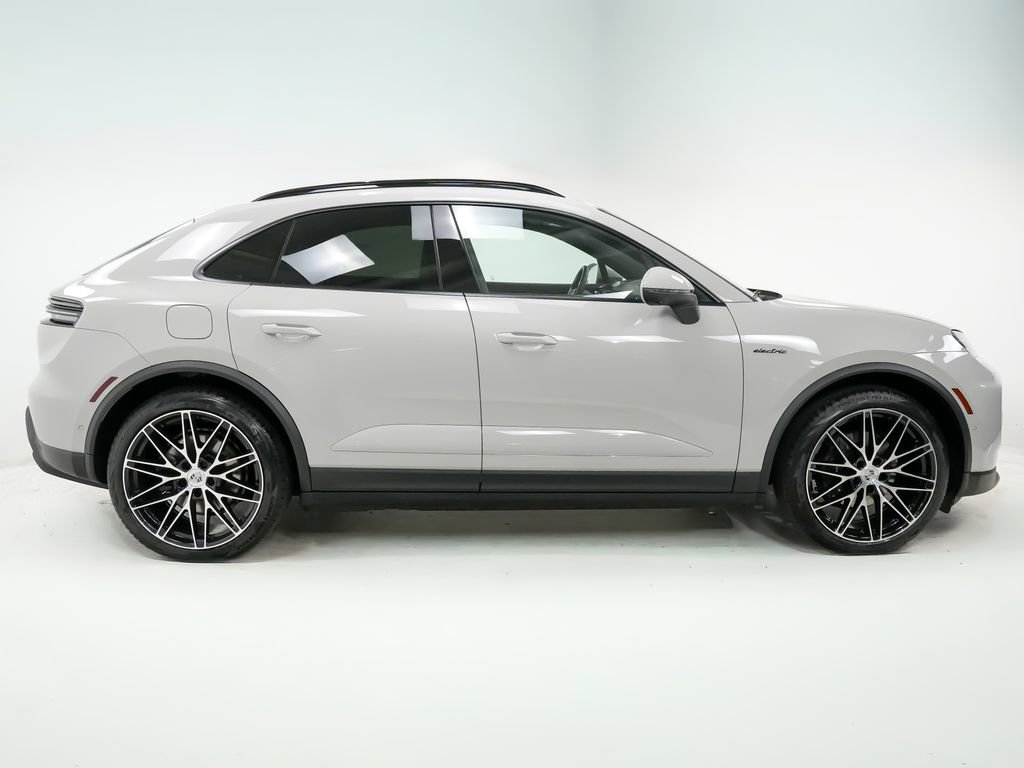 New 2026 Porsche Macan 4 Electric AWD/4WD image 9