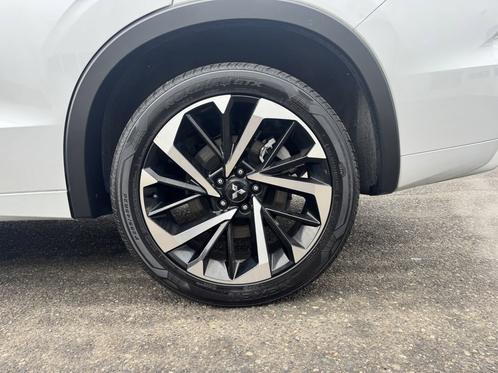 Used 2023 Mitsubishi Outlander SEL image 13