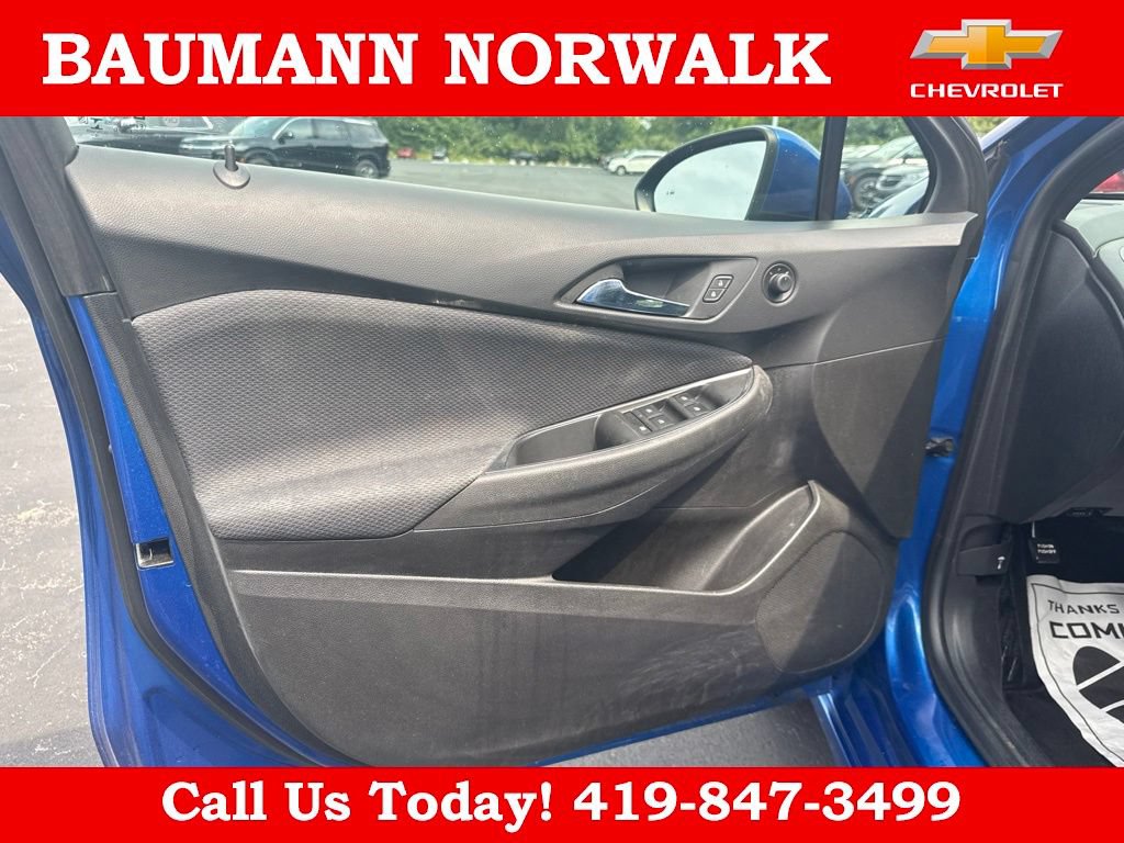 Used 2019 Chevrolet Cruze LT w/ Convenience Package FWD image 17