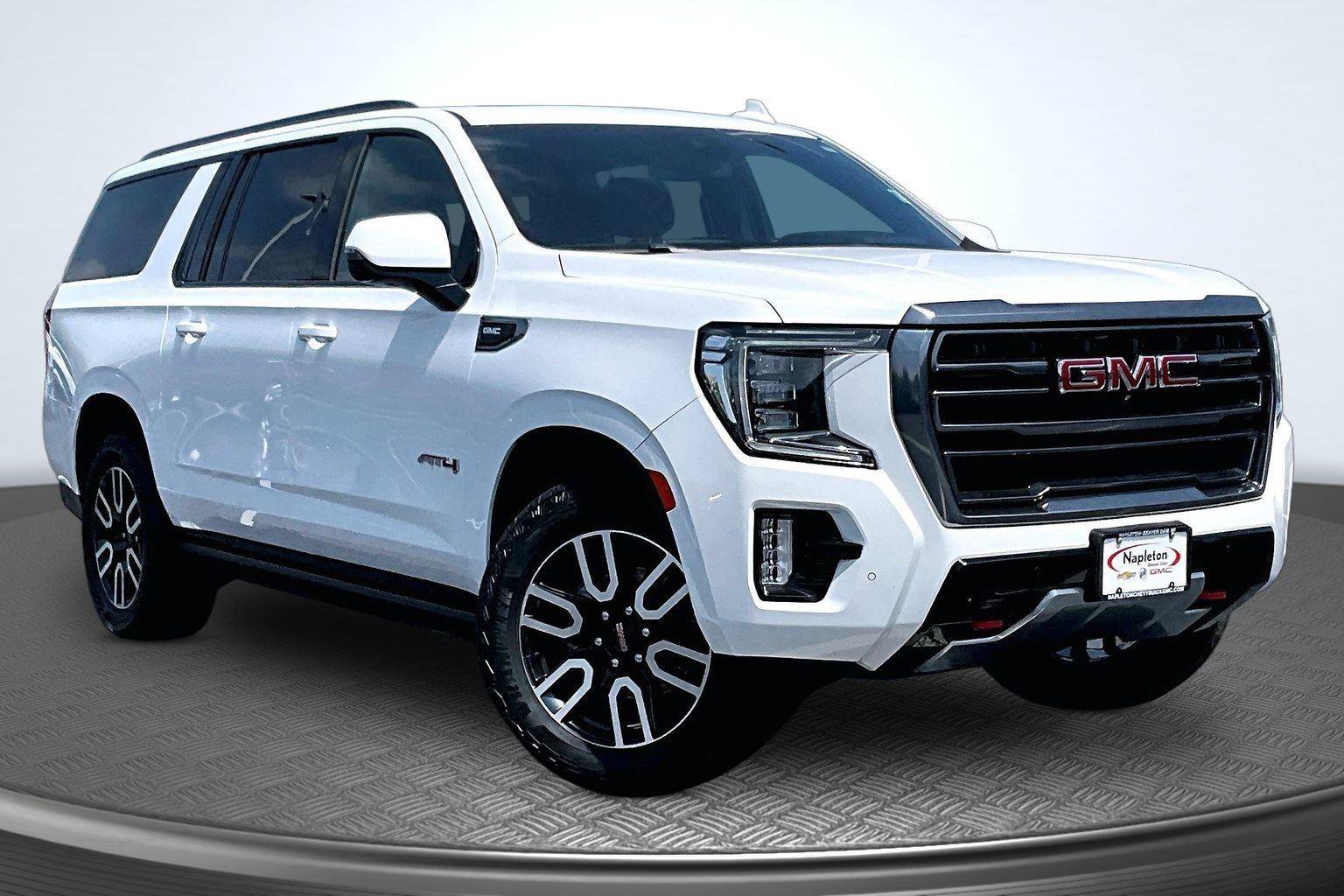 Used 2023 GMC Yukon XL AT4 w/ Technology Package AWD/4WD image 13