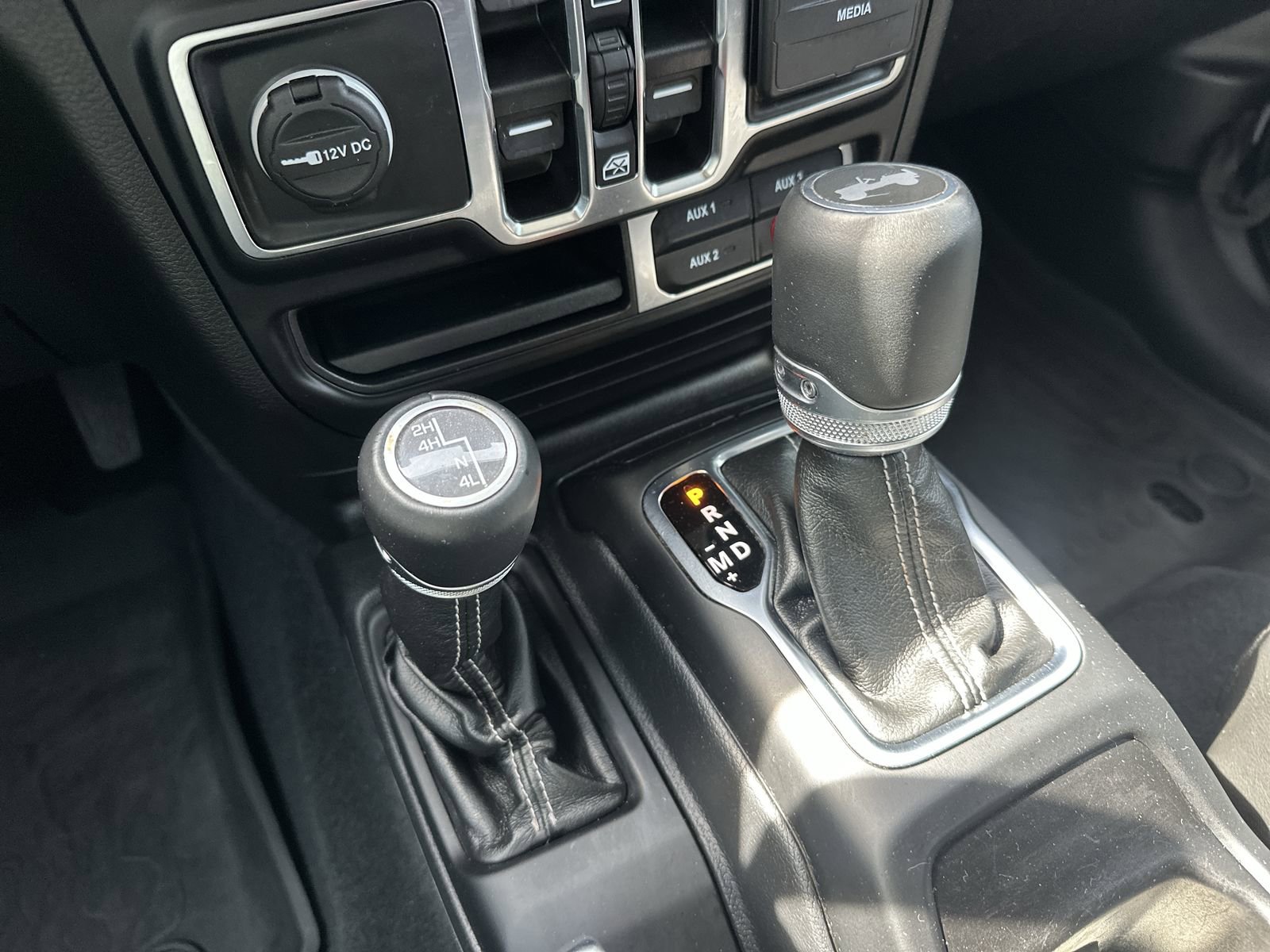 Used 2022 Jeep Wrangler Unlimited Sahara AWD/4WD image 30