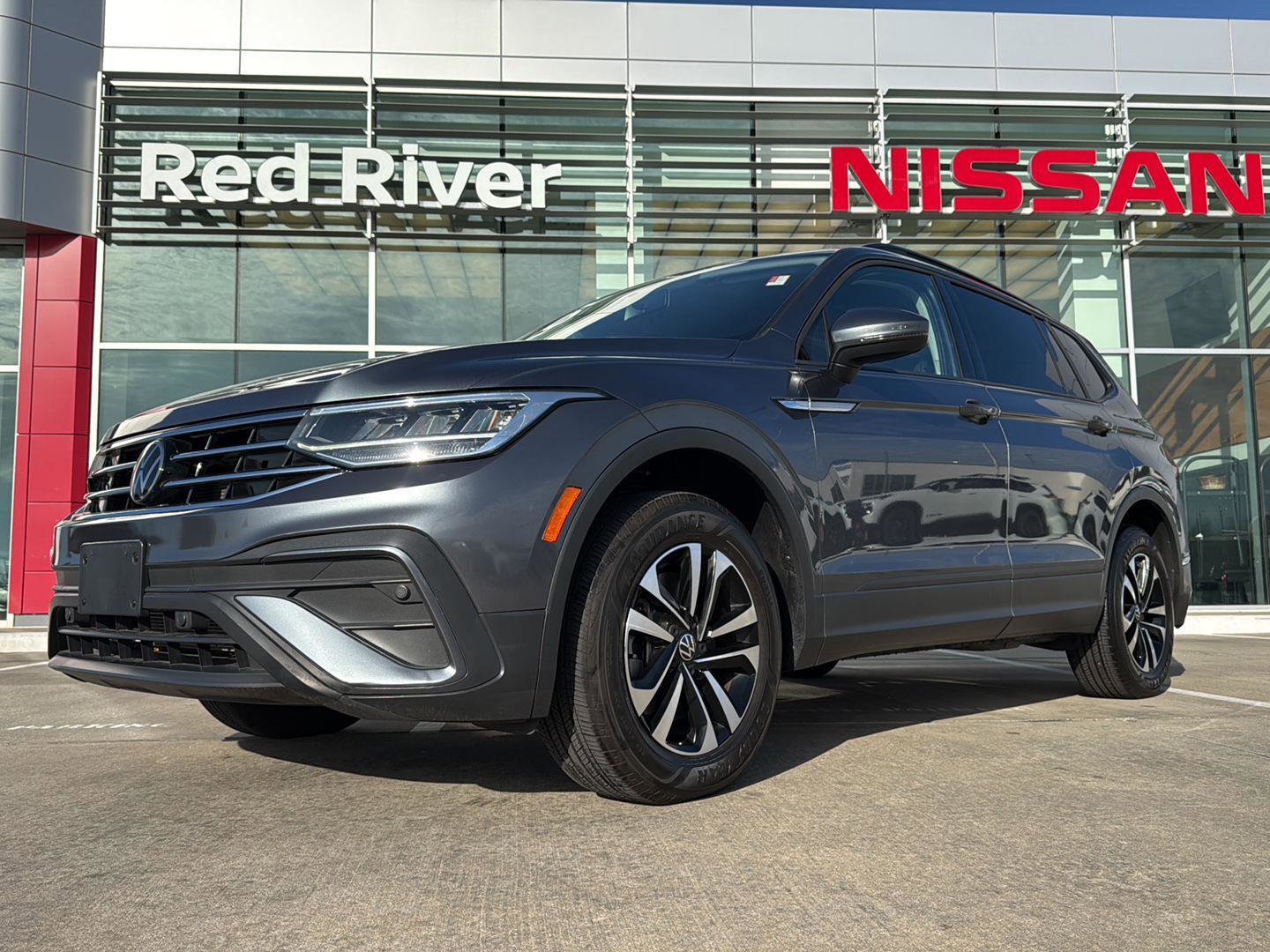 Used 2022 Volkswagen Tiguan S AWD/4WD image 2