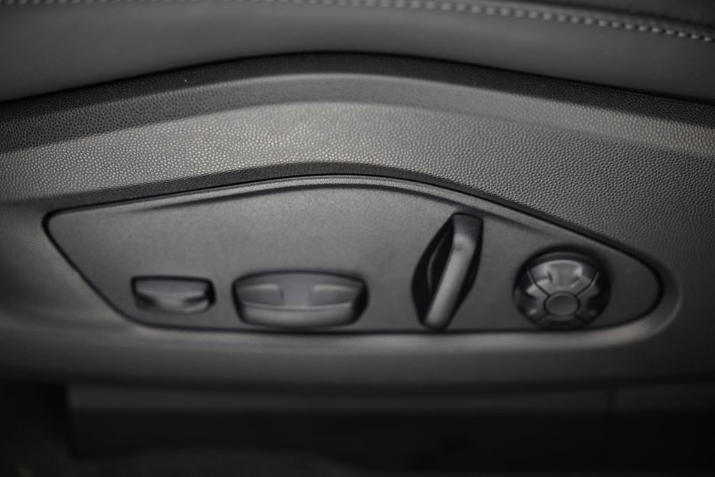 New 2026 Porsche Macan 4 Electric AWD/4WD image 25