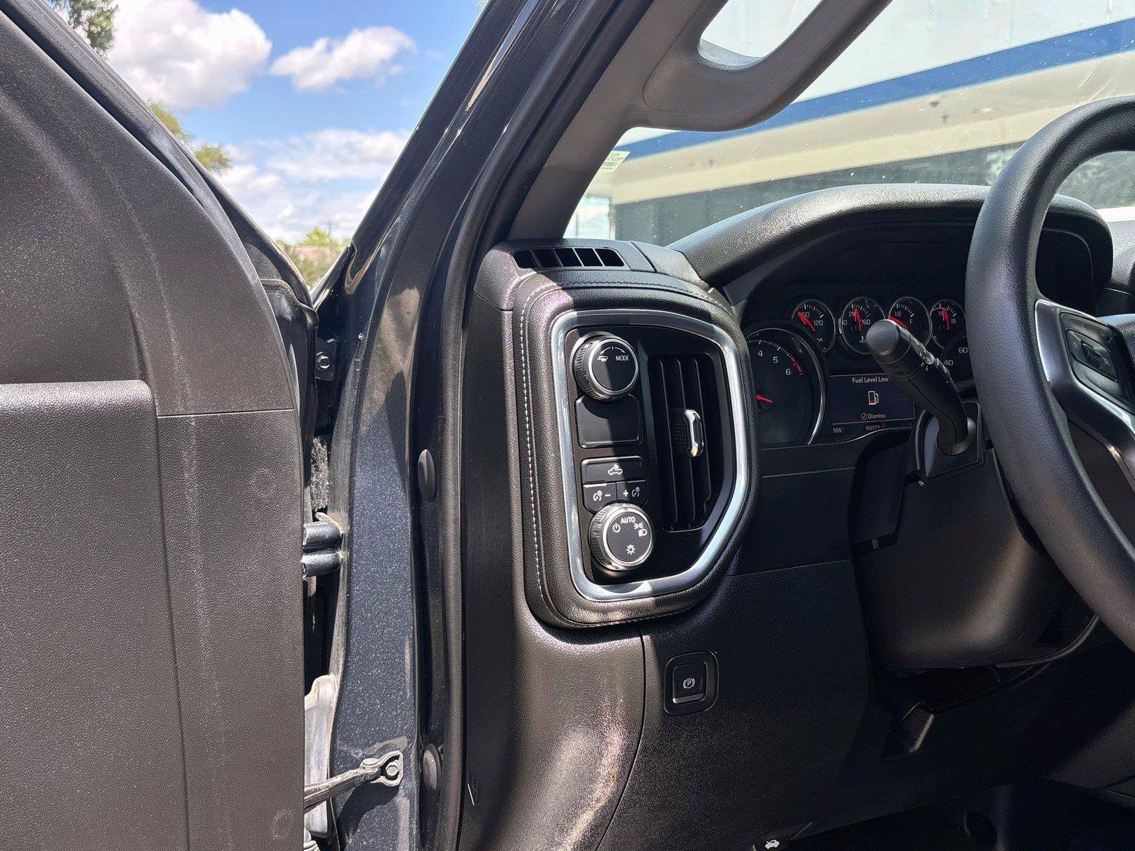 Used 2021 Chevrolet Silverado 1500 LT w/ Bed Protection Package RWD image 31