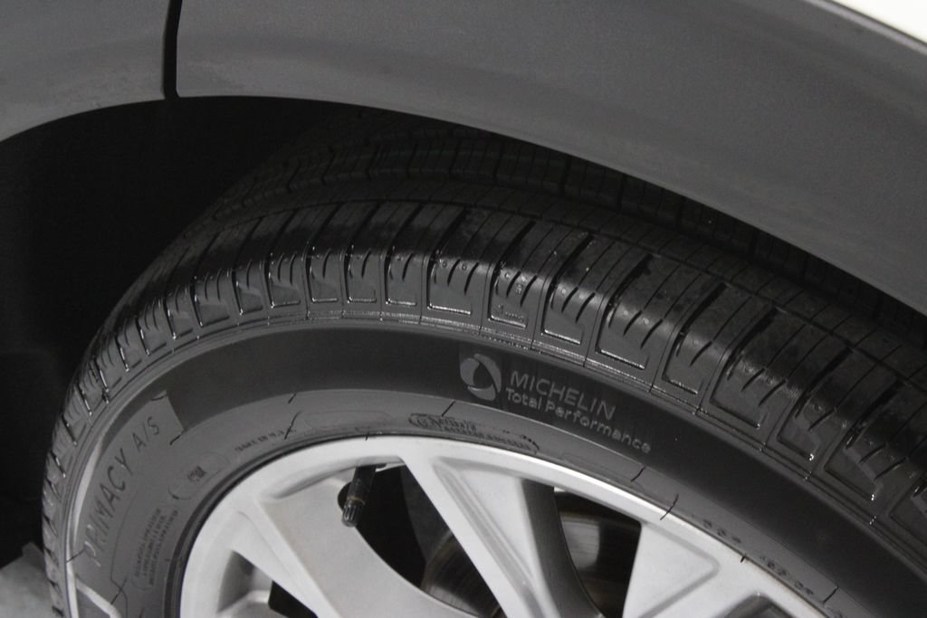 Certified 2023 Ford Explorer XLT w/ Equipment Group 202A AWD/4WD image 16