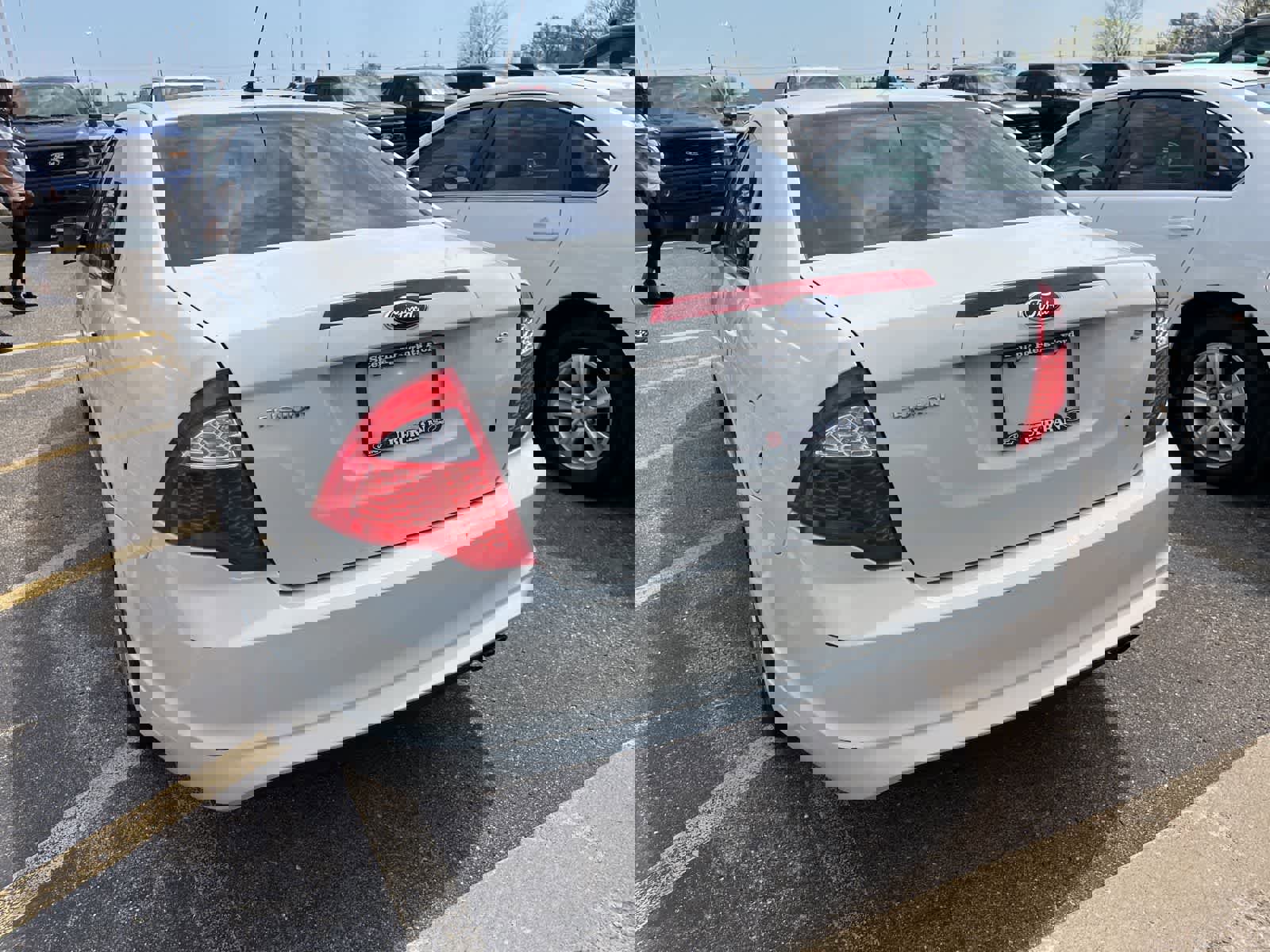 Used 2011 Ford Fusion SE FWD image 10