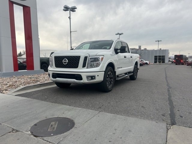 Used 2019 Nissan Titan PRO-4X image 2