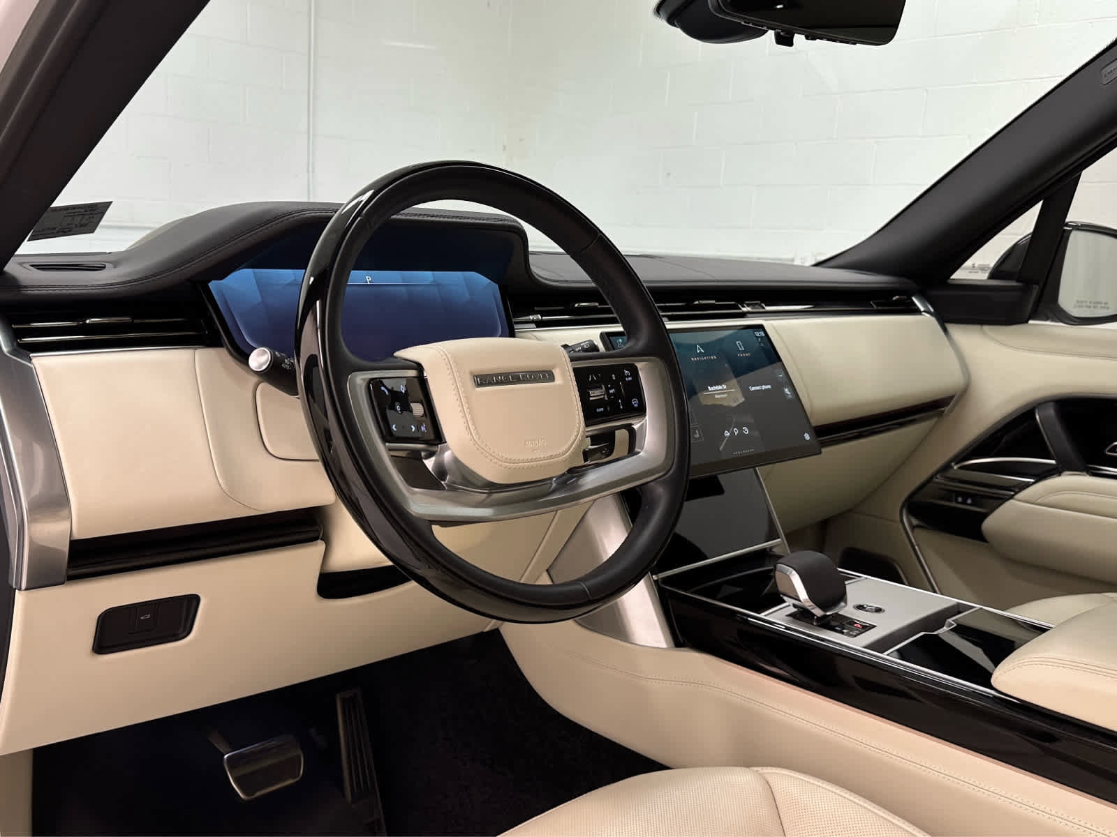 Used 2024 Land Rover Range Rover Long Wheelbase Autobiography AWD/4WD image 10