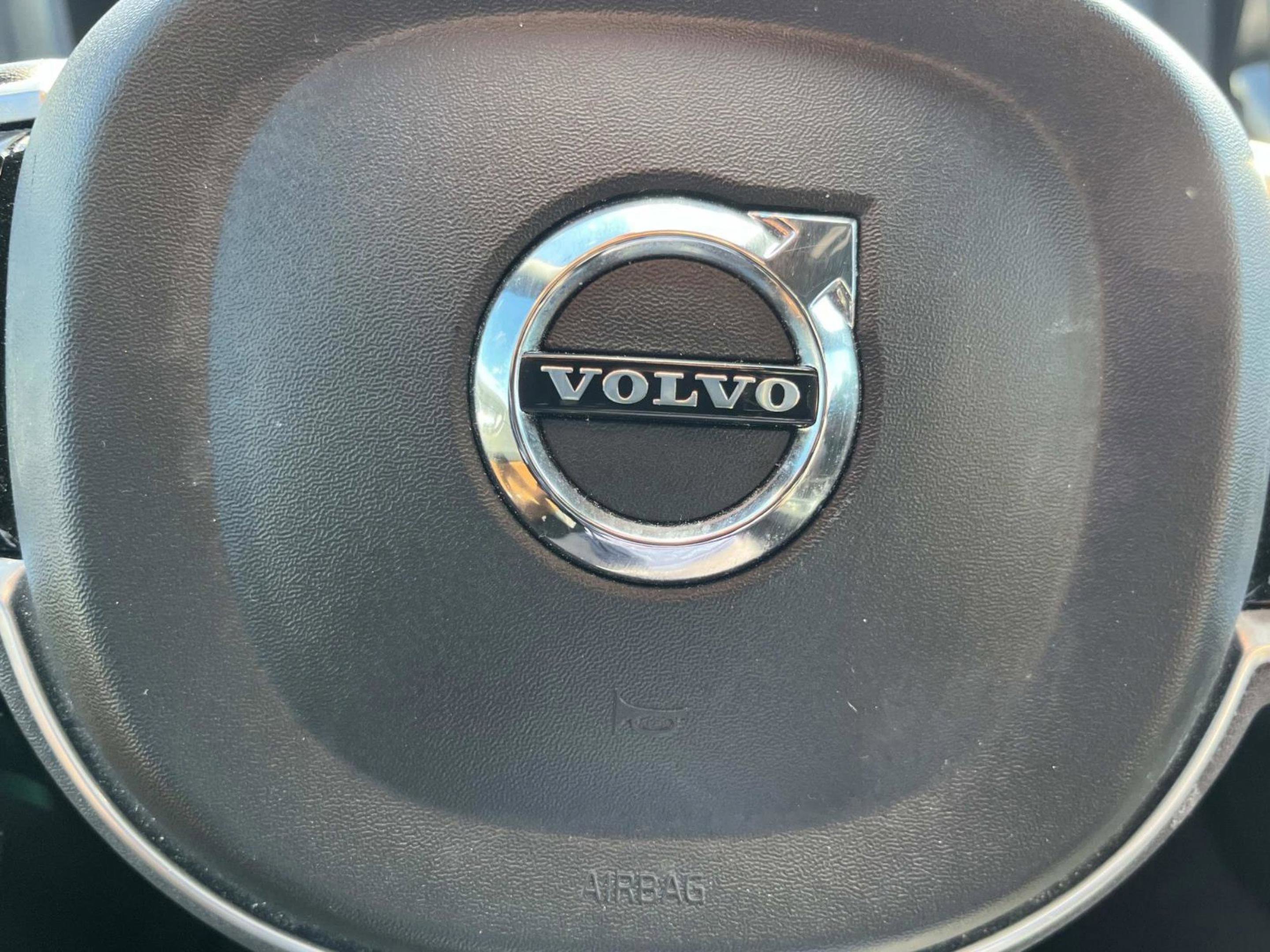 Used 2023 Volvo XC60 B5 Ultimate image 39