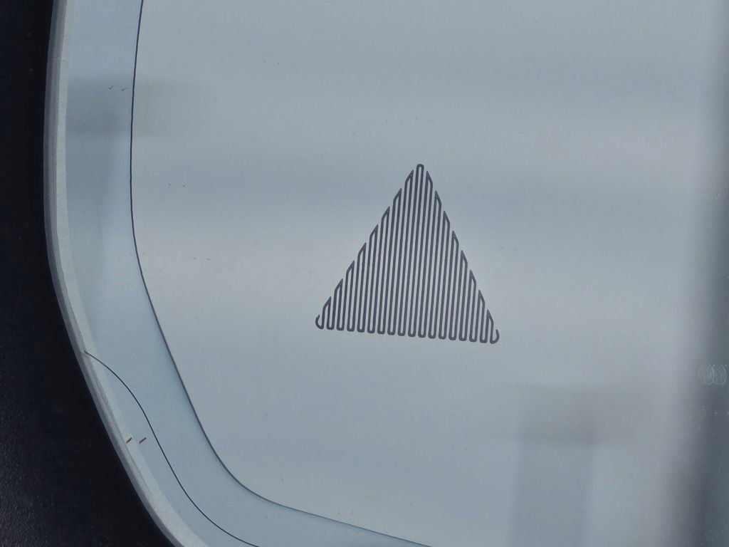 Used 2023 Mercedes-Benz GLC 300 4MATIC image 9