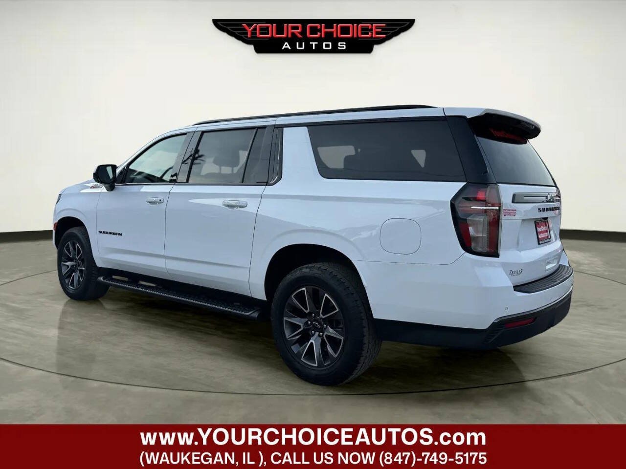 Used 2022 Chevrolet Suburban Z71 AWD/4WD image 3