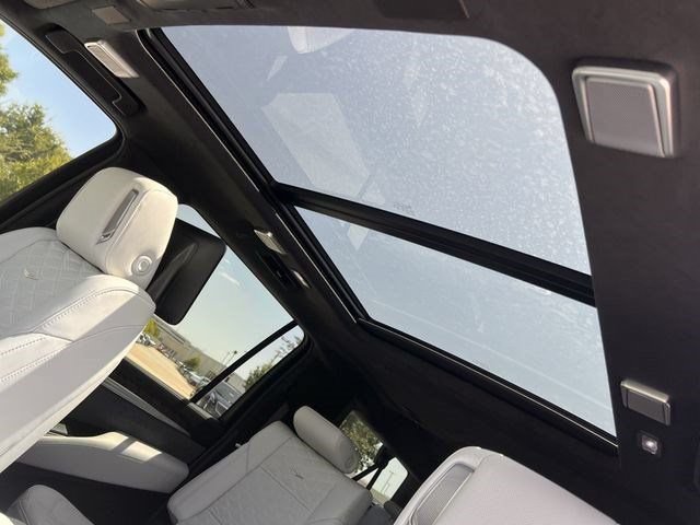 New 2026 Cadillac Escalade ESV Platinum Luxury AWD/4WD image 19