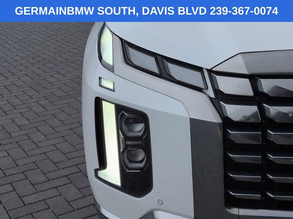 Used 2023 Hyundai Palisade Calligraphy image 11
