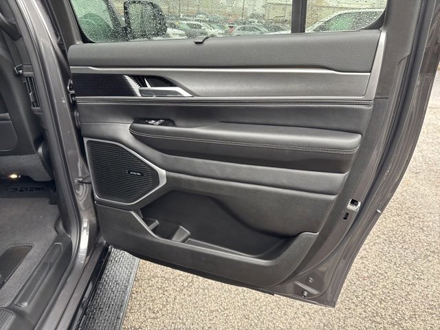 New 2025 Jeep Wagoneer L Series II w/ Convenience Group I image 28