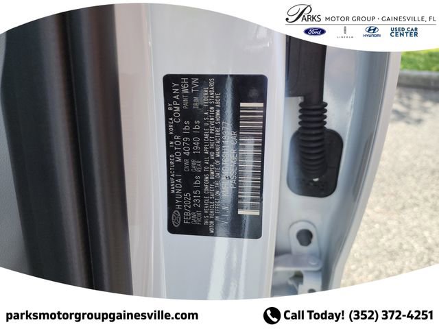 New 2025 Hyundai Elantra Limited image 33