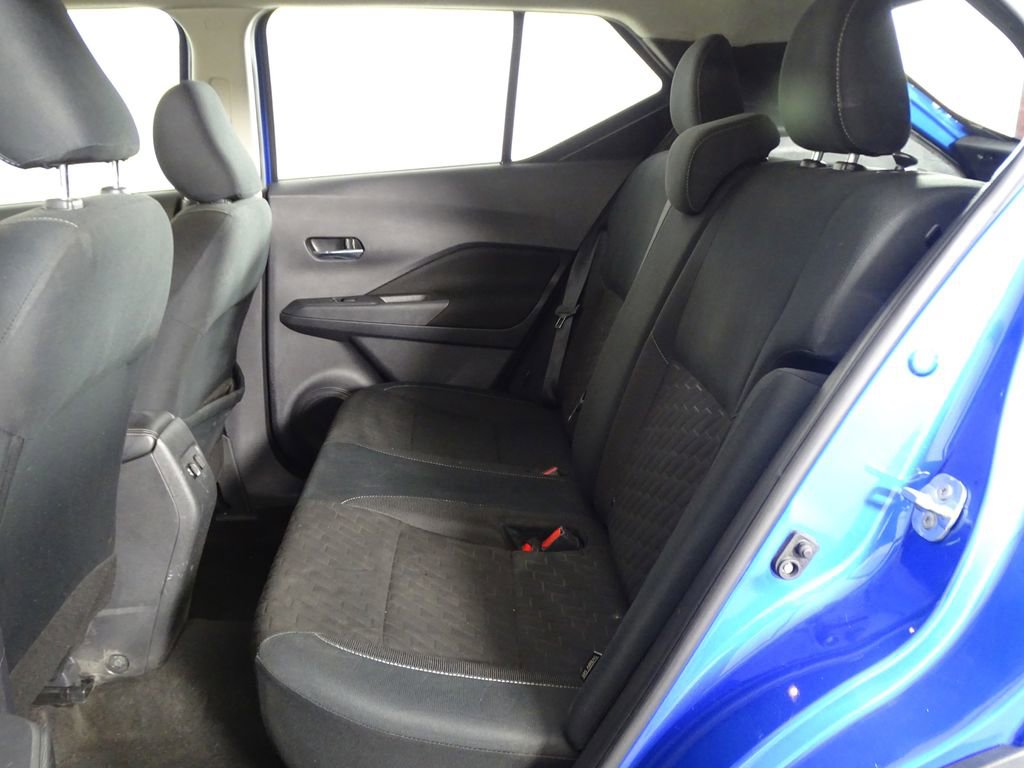 Used 2023 Nissan Kicks SV image 11