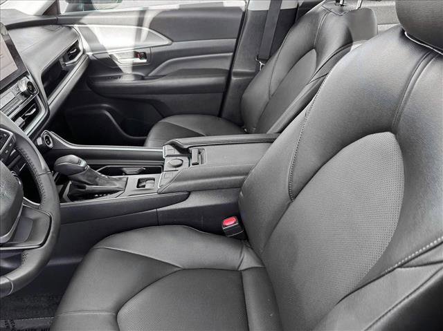 Certified 2025 Toyota Grand Highlander XLE image 10