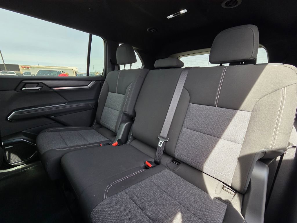 Used 2025 GMC Acadia Elevation image 24