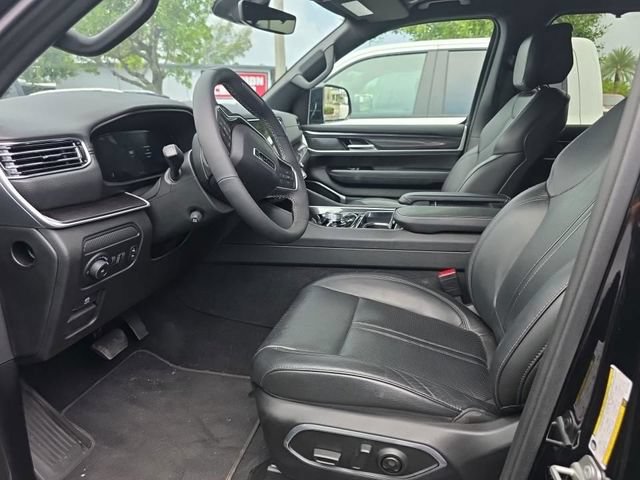 Used 2024 Jeep Wagoneer 4WD w/ Premium Group I image 8