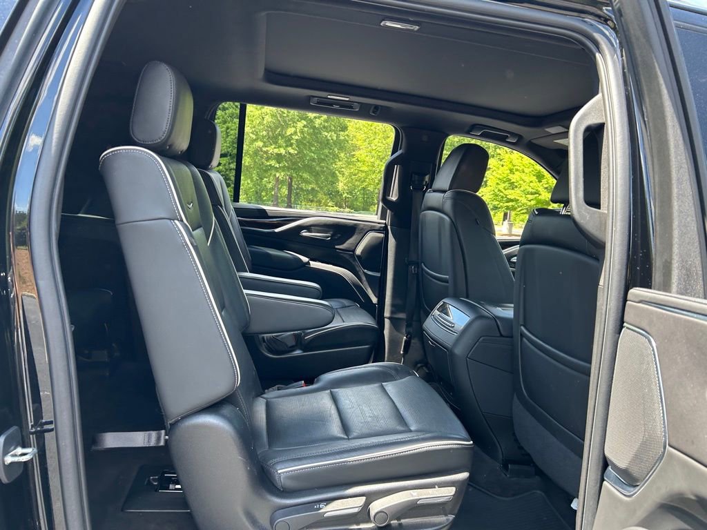 Used 2023 Cadillac Escalade ESV Premium Luxury AWD/4WD image 50