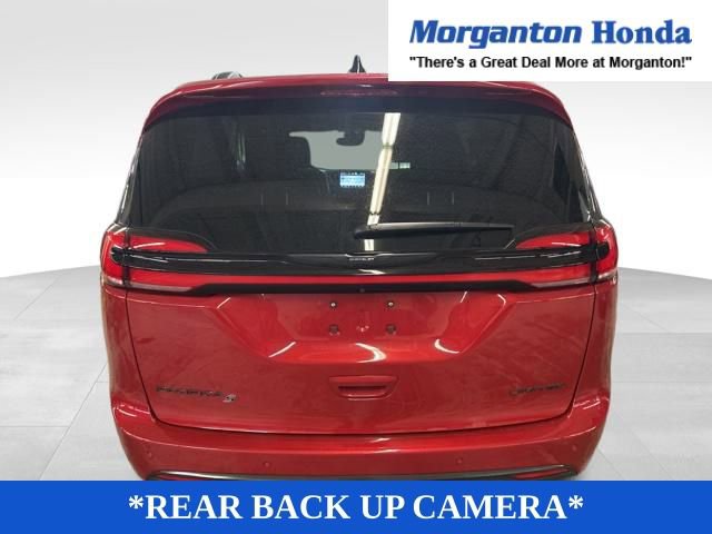 Used 2025 Chrysler Pacifica Limited image 8