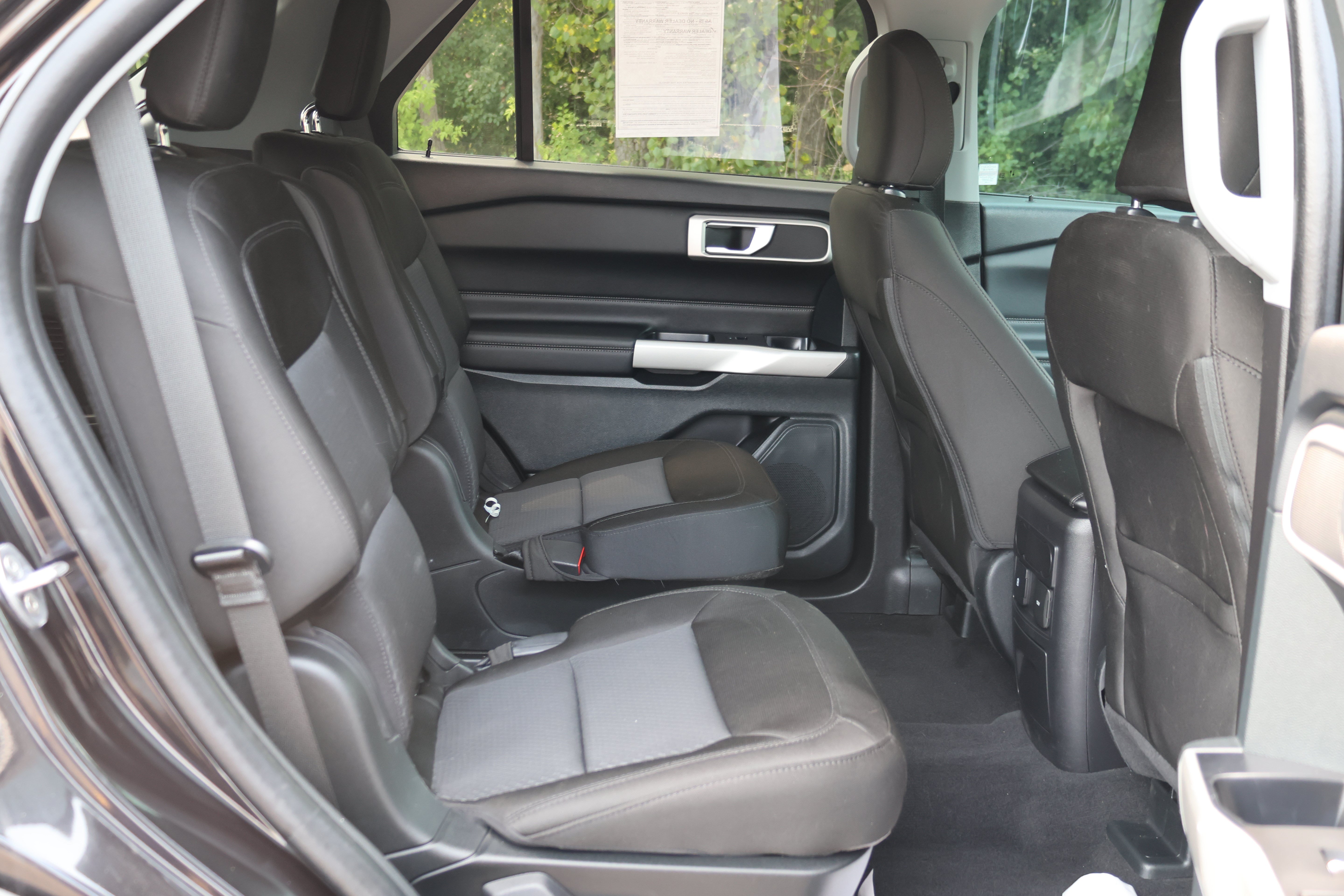 Used 2023 Ford Explorer XLT AWD/4WD image 23
